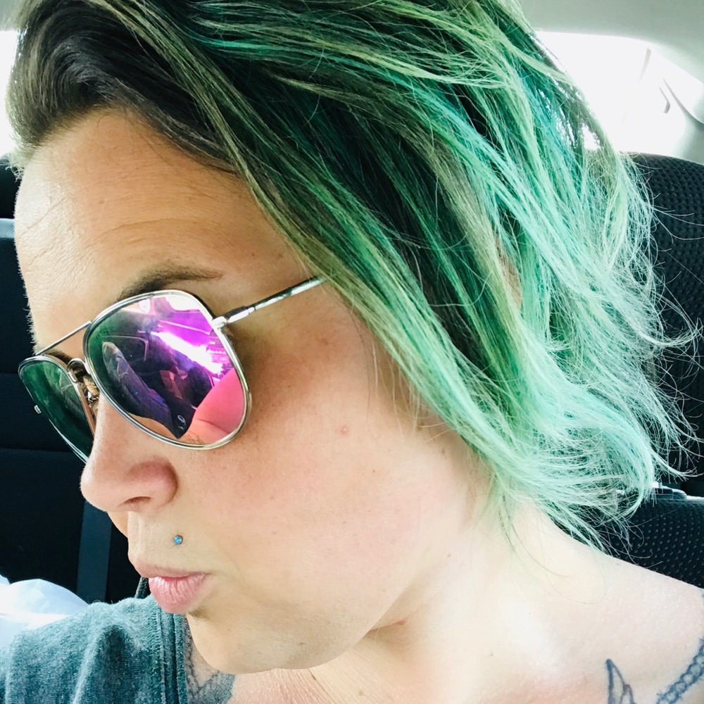 Meet your Posher, Cara